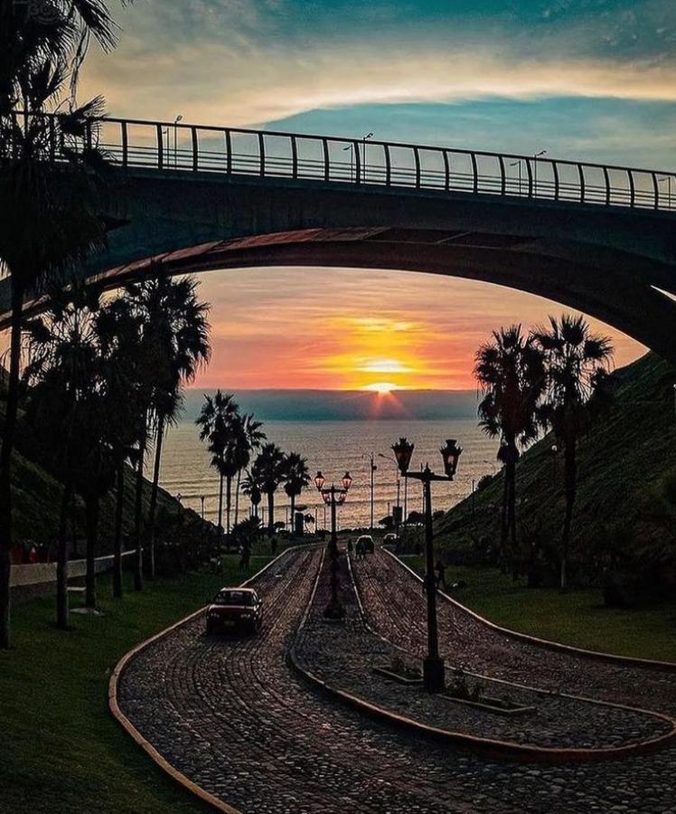 The Place Miraflores Лима Екстериор снимка
