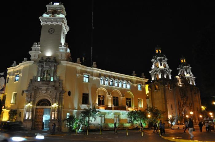 The Place Miraflores Лима Екстериор снимка